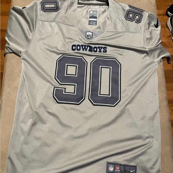 Nike Cowboys Gray Football Jersey Demarcus Lawrence #90 size large - Picture 1 of 9